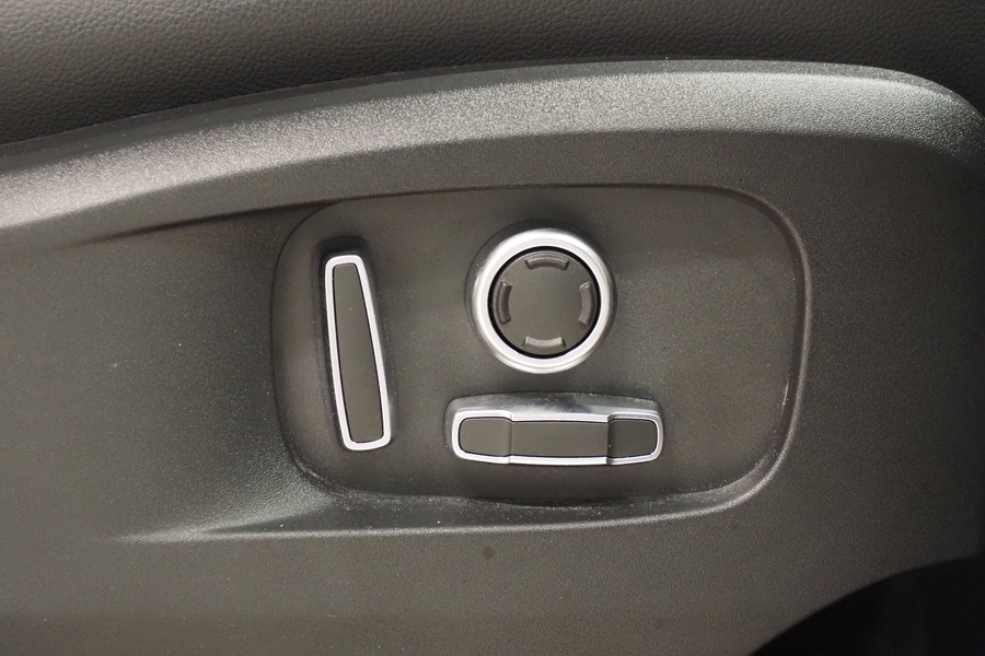 Land Rover Defender vaihtoauto