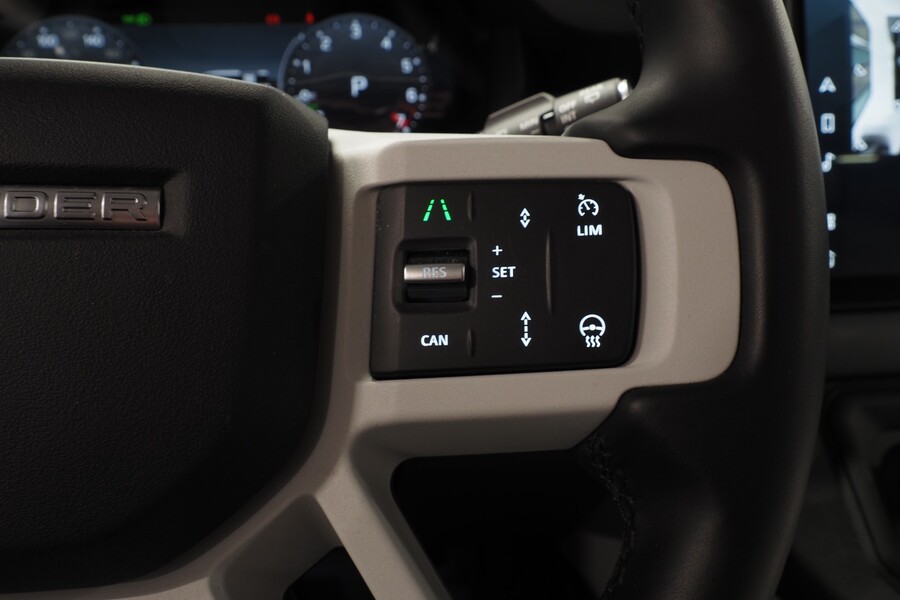 Land Rover Defender vaihtoauto