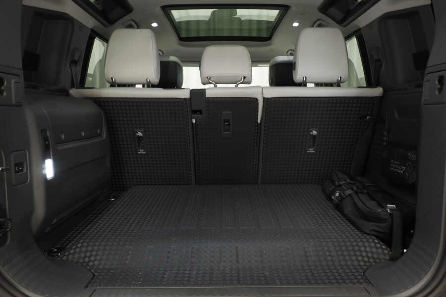 Land Rover Defender vaihtoauto