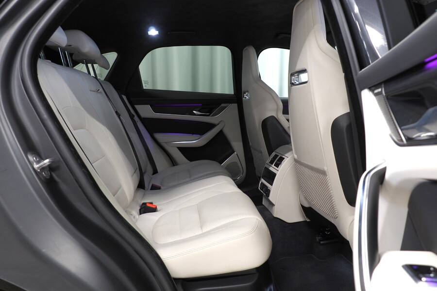 Jaguar F-PACE vaihtoauto