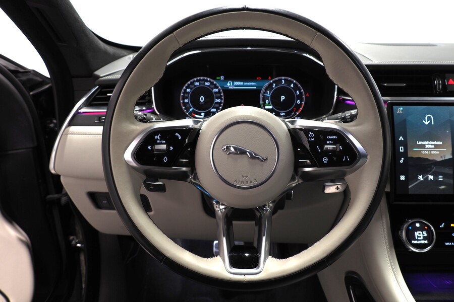 Jaguar F-PACE vaihtoauto