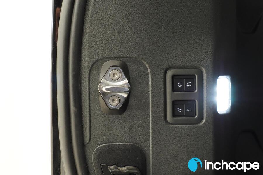 Land Rover Defender vaihtoauto