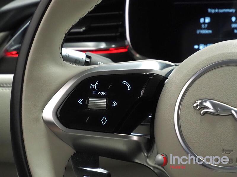 Jaguar F-PACE vaihtoauto