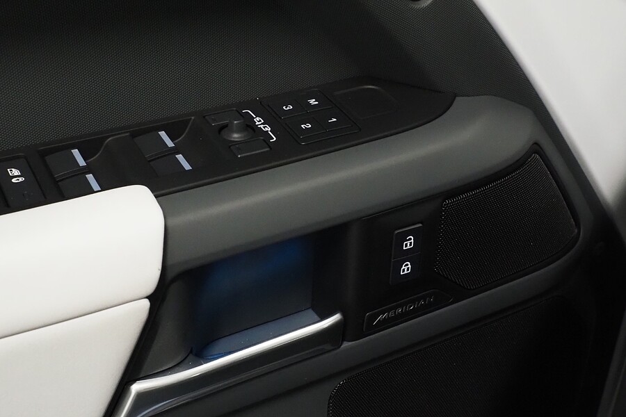 Land Rover Defender vaihtoauto