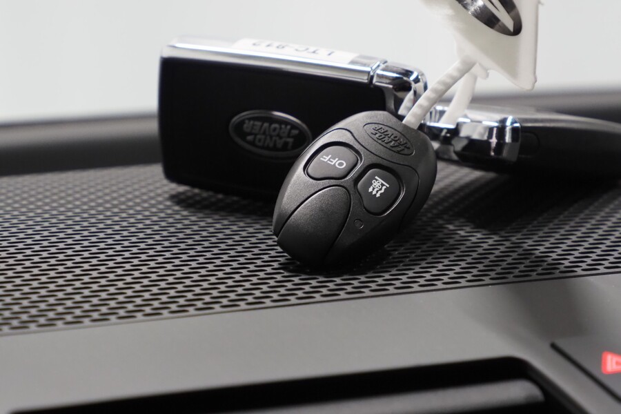 Land Rover Defender vaihtoauto