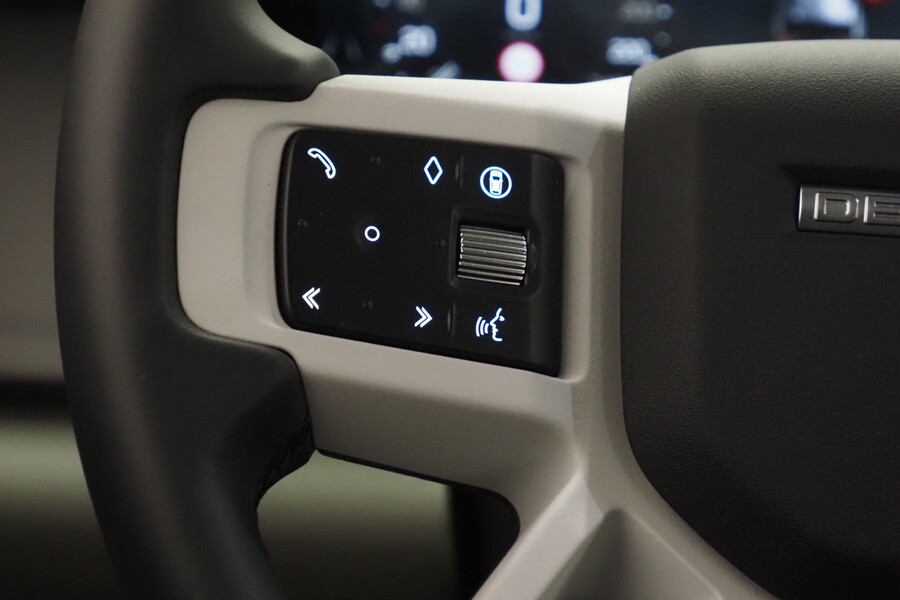 Land Rover Defender vaihtoauto