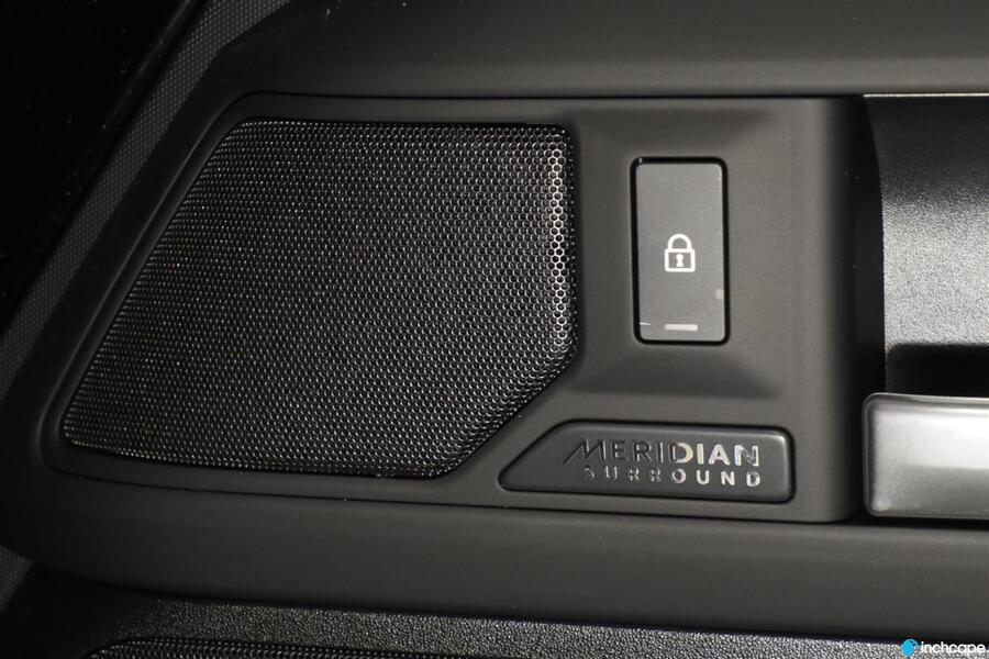 Land Rover Defender vaihtoauto