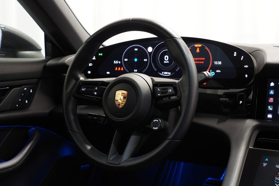 Porsche Taycan vaihtoauto