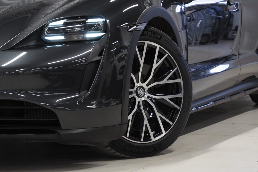 Porsche Taycan vaihtoauto