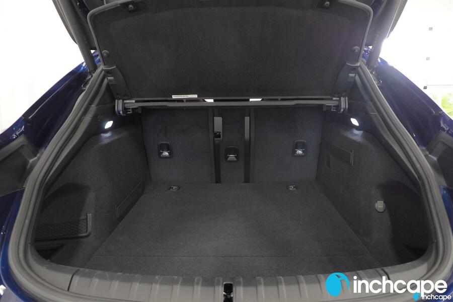 Porsche Taycan vaihtoauto