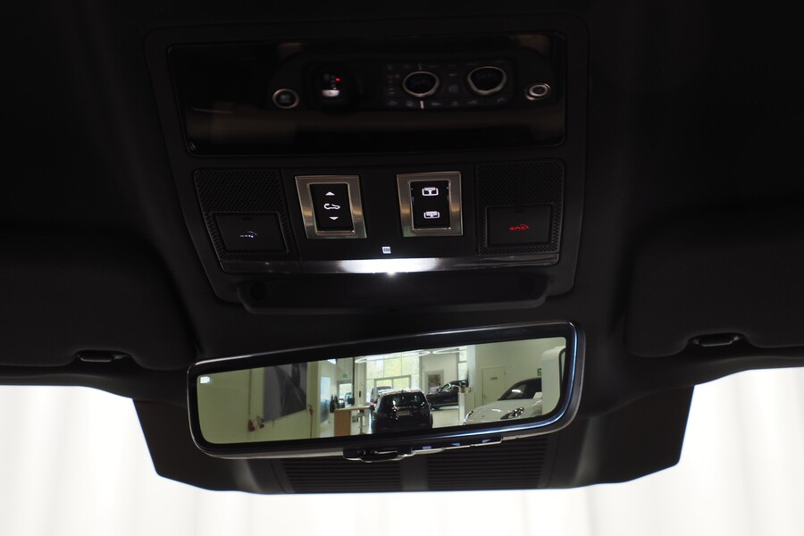 Land Rover Defender vaihtoauto
