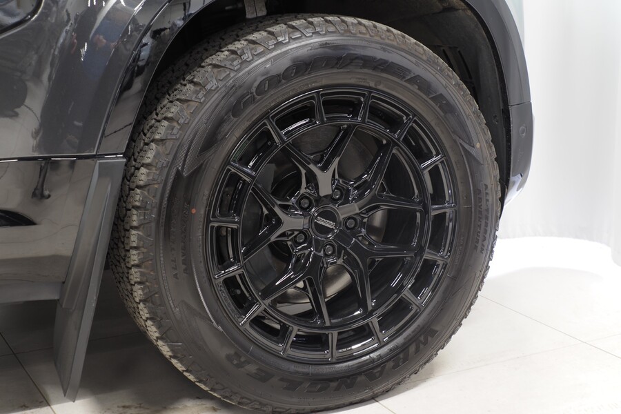 Land Rover Defender vaihtoauto