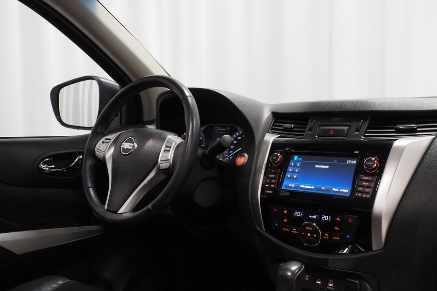 Nissan Navara vaihtoauto