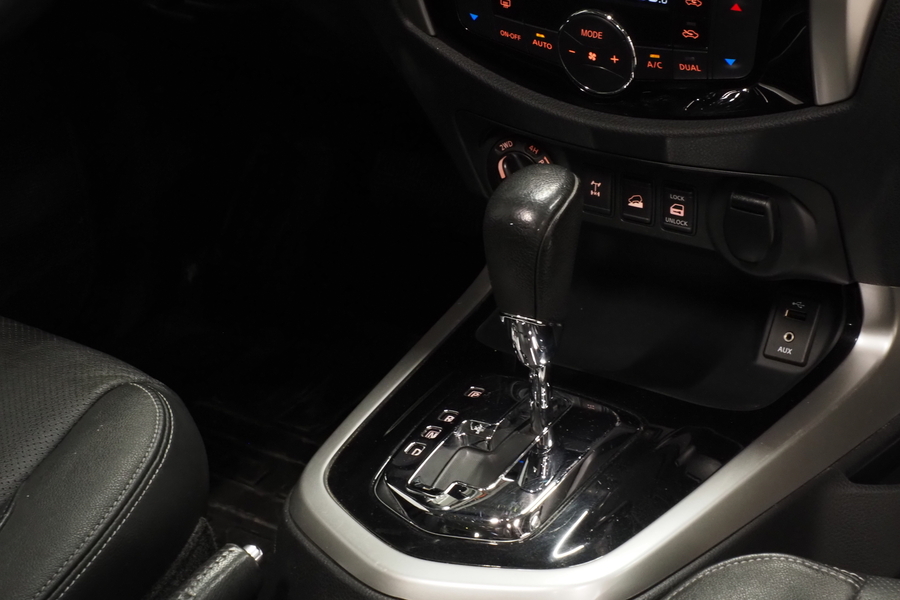 Nissan Navara vaihtoauto