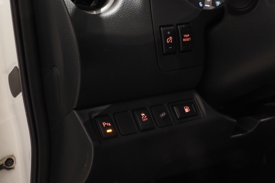 Nissan Navara vaihtoauto