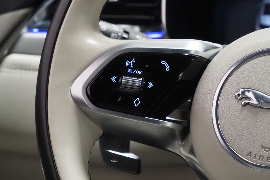 Jaguar F-PACE vaihtoauto