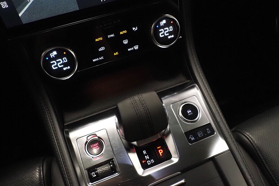 Jaguar F-PACE vaihtoauto