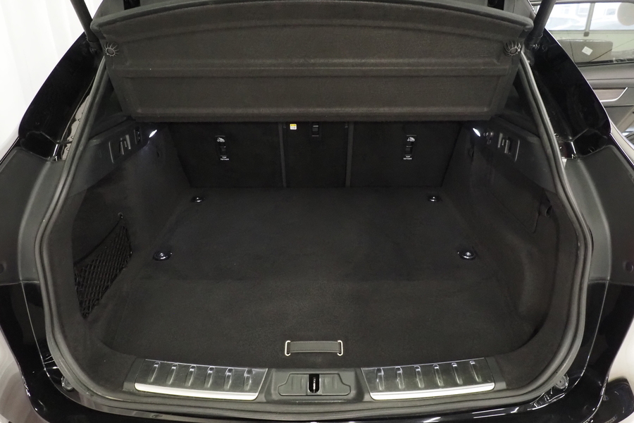 Jaguar F-PACE vaihtoauto