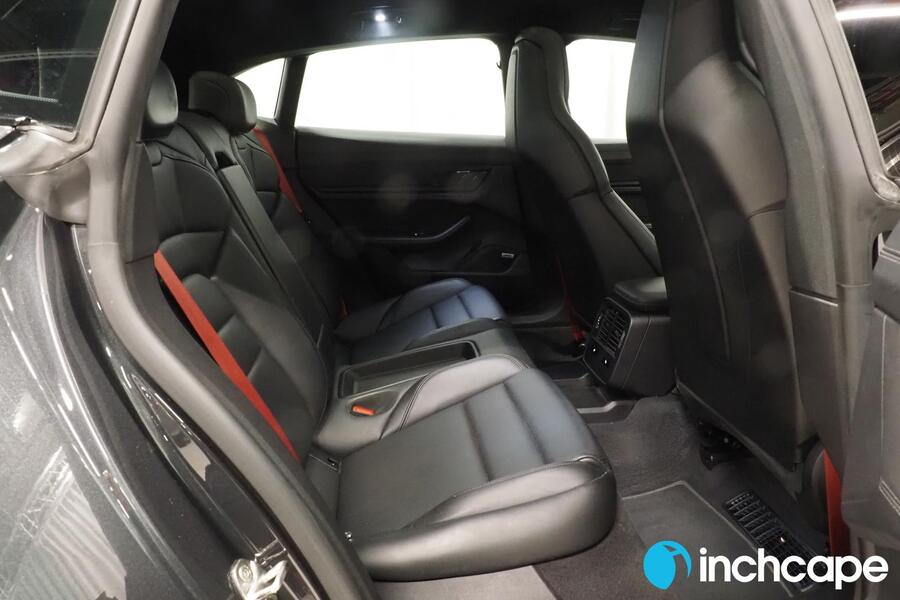 Porsche Taycan vaihtoauto