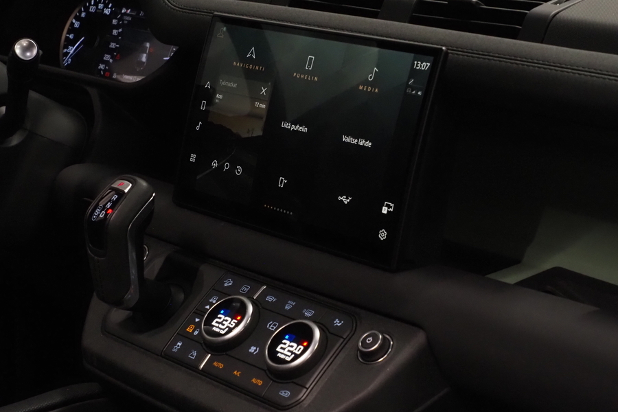 Land Rover Defender vaihtoauto