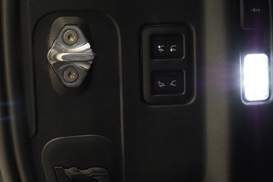 Land Rover Defender vaihtoauto