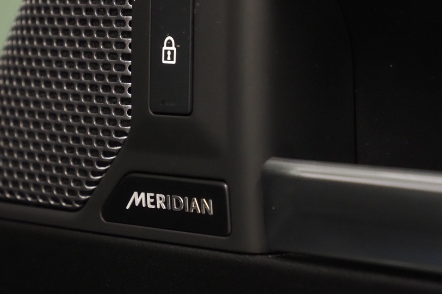 Land Rover Defender vaihtoauto