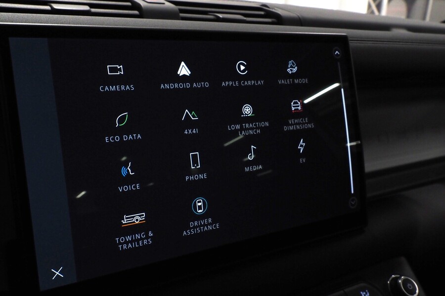 Land Rover Defender vaihtoauto