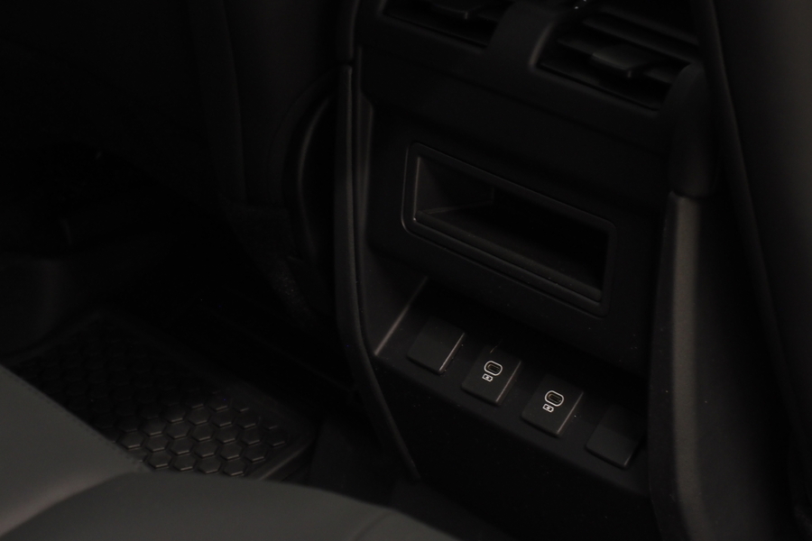 Land Rover Defender vaihtoauto