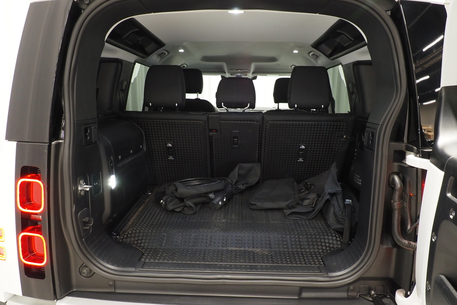 Land Rover Defender vaihtoauto