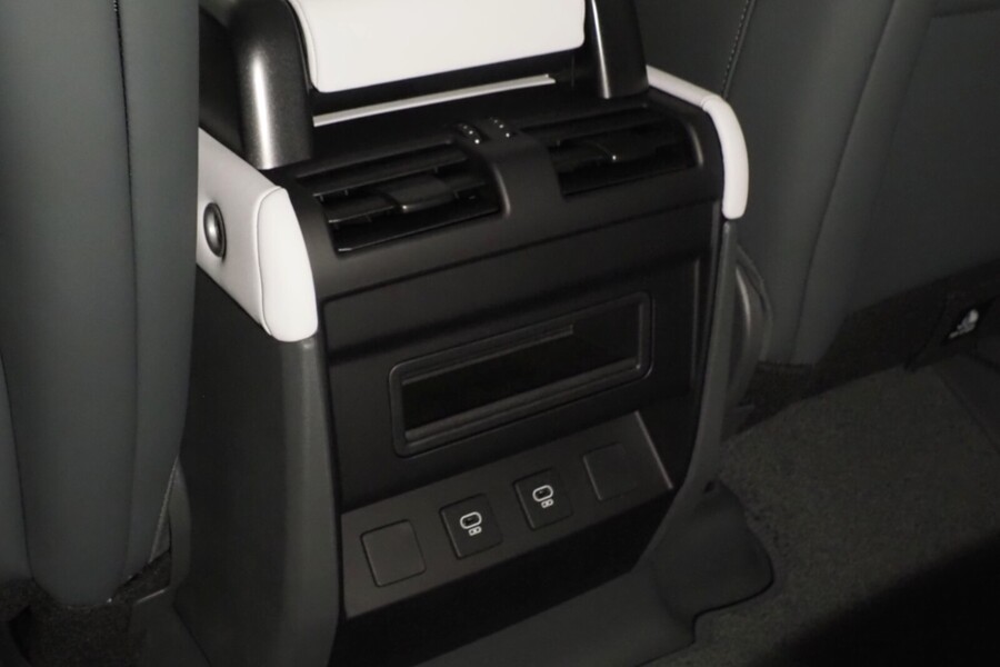 Land Rover Defender vaihtoauto