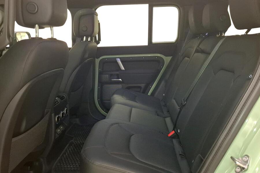 Land Rover Defender vaihtoauto