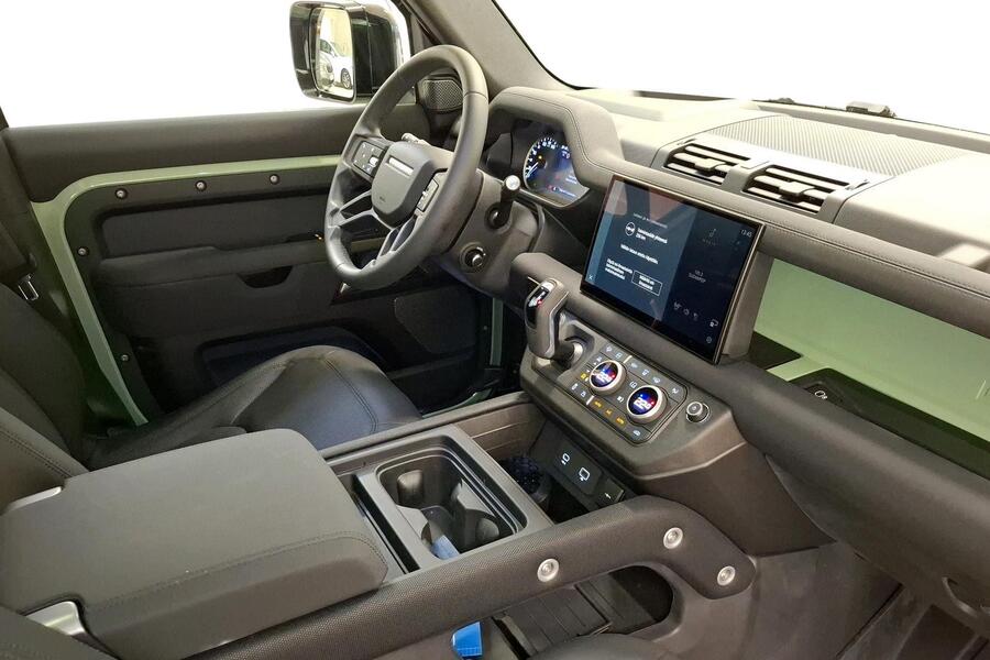 Land Rover Defender vaihtoauto