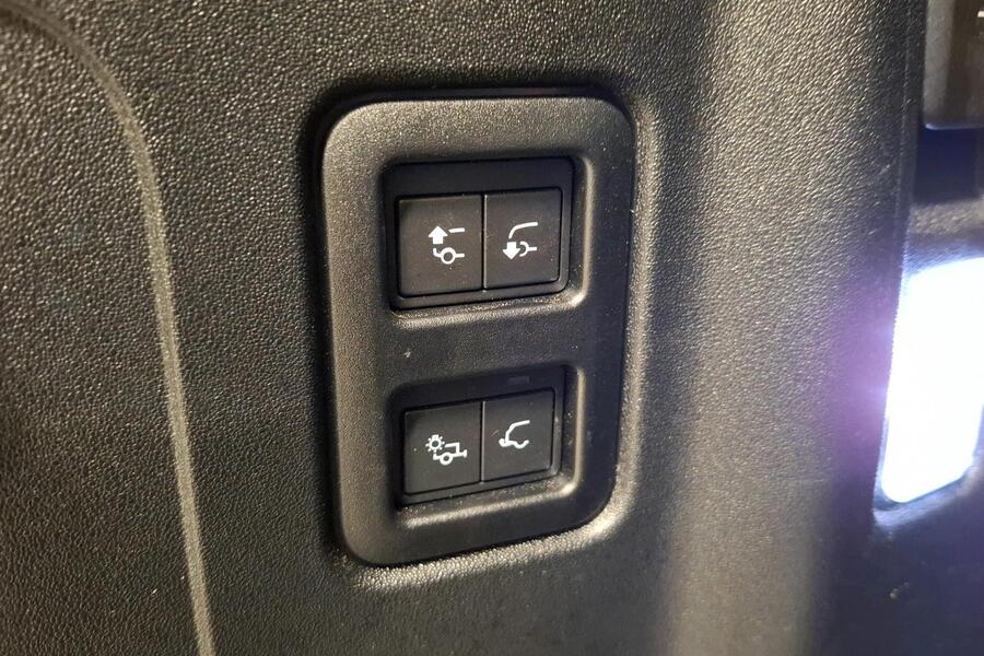 Land Rover Defender vaihtoauto