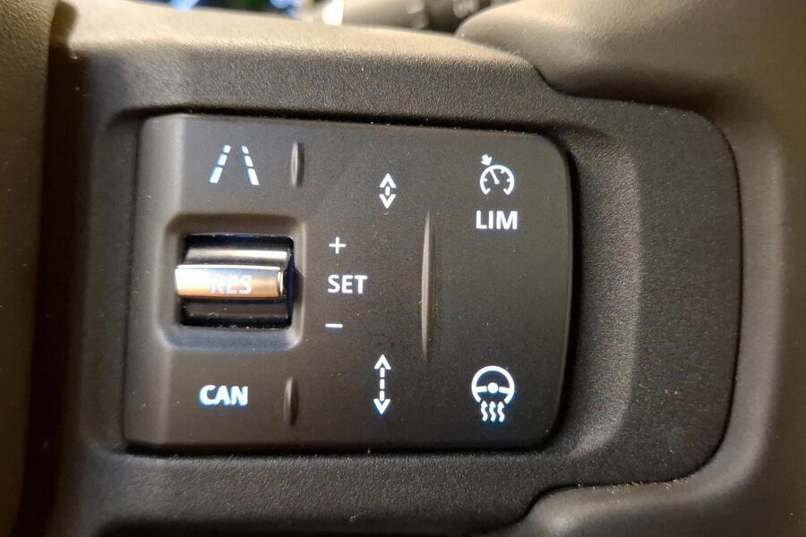 Land Rover Defender vaihtoauto