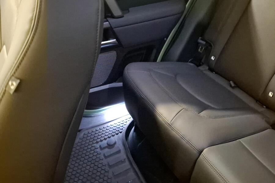 Land Rover Defender vaihtoauto