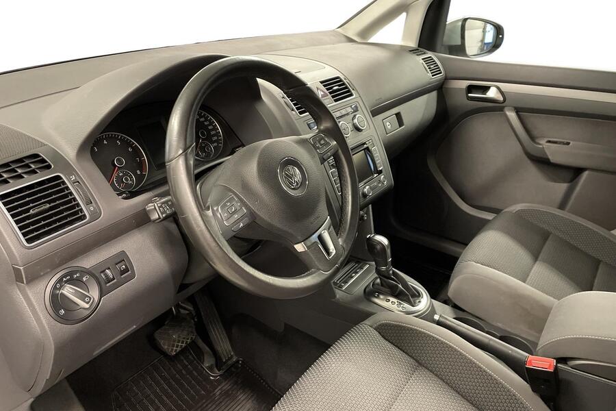 Volkswagen Touran vaihtoauto