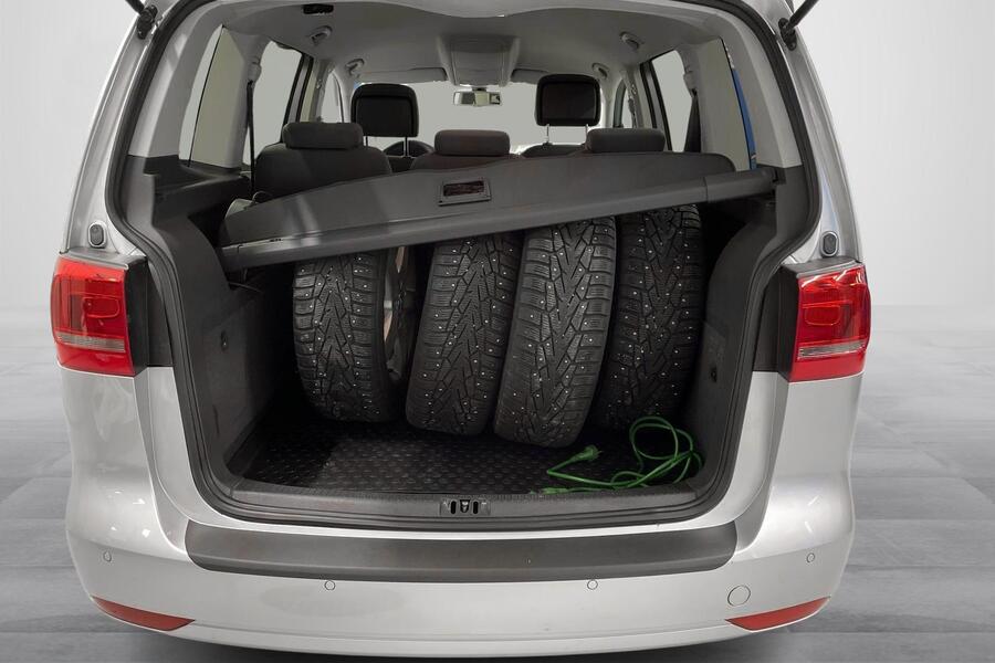 Volkswagen Touran vaihtoauto