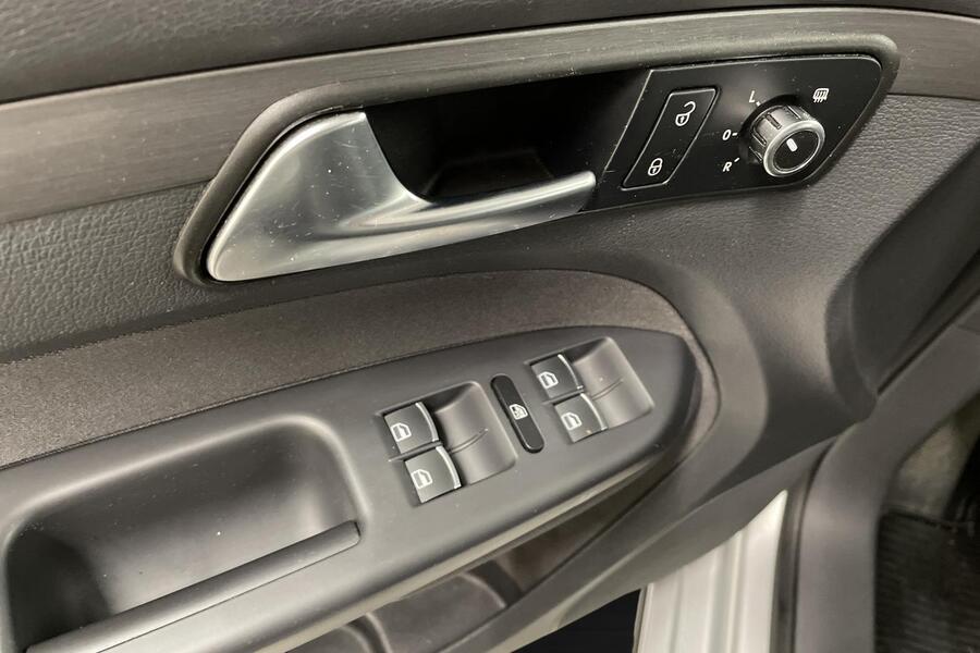 Volkswagen Touran vaihtoauto