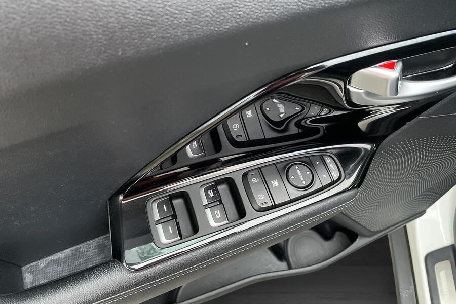 Kia Niro plug-in vaihtoauto