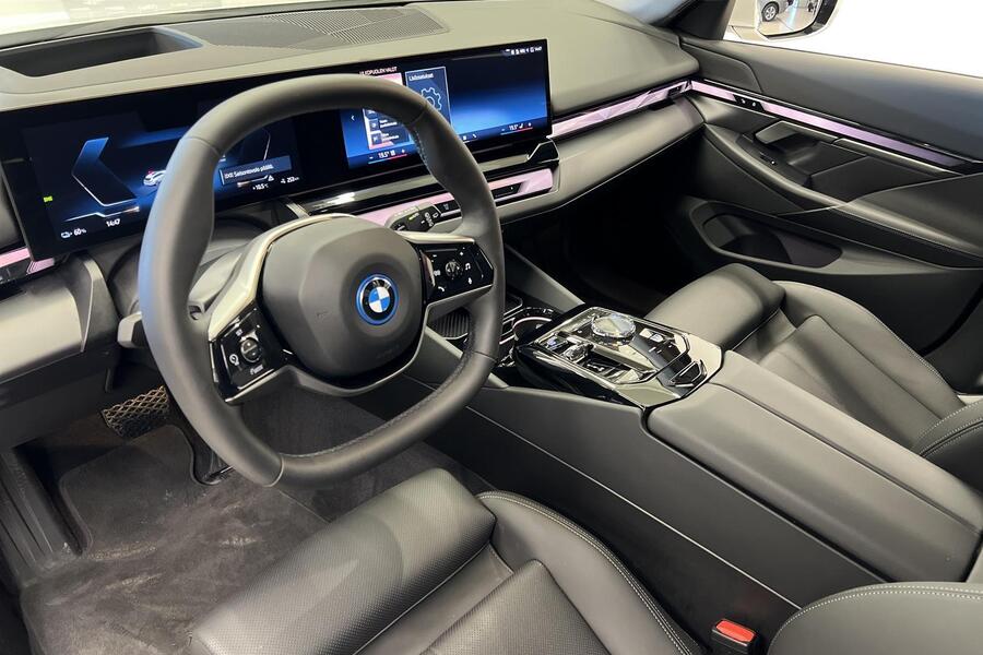 BMW i5 vaihtoauto