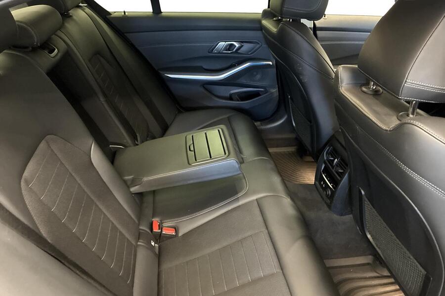 BMW 330 vaihtoauto