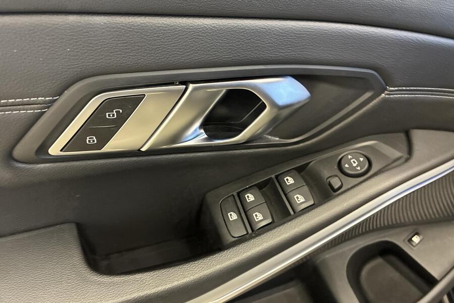 BMW 330 vaihtoauto