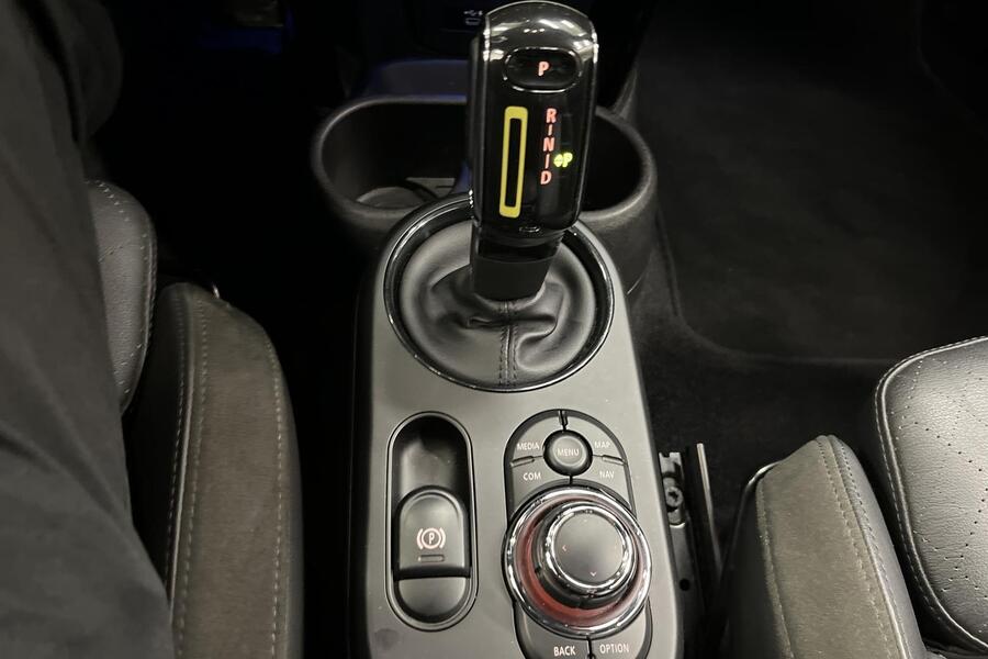 Mini Hatchback vaihtoauto