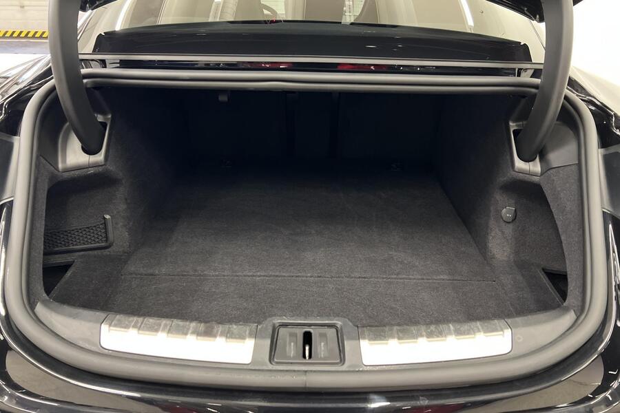 Porsche Taycan vaihtoauto