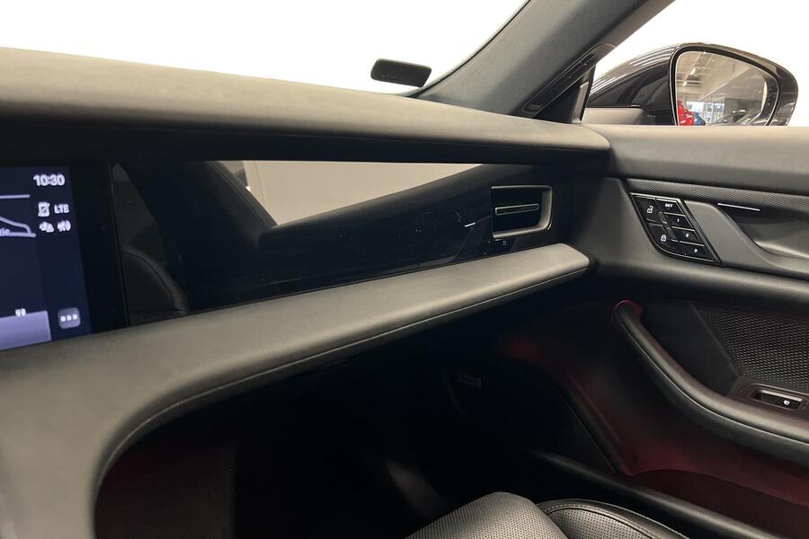 Porsche Taycan vaihtoauto