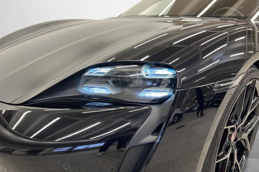 Porsche Taycan vaihtoauto