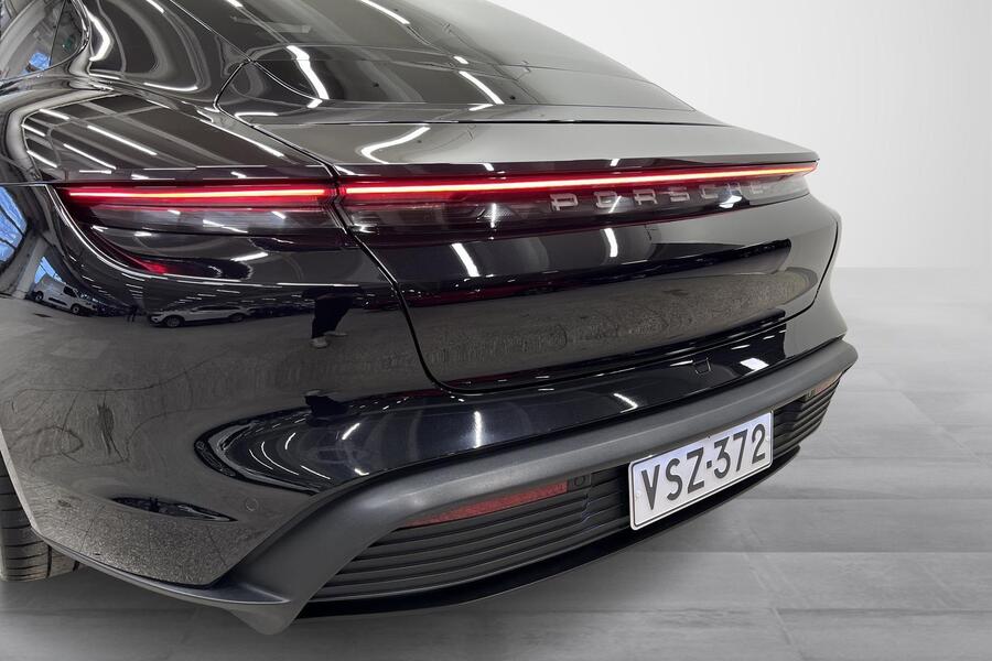 Porsche Taycan vaihtoauto