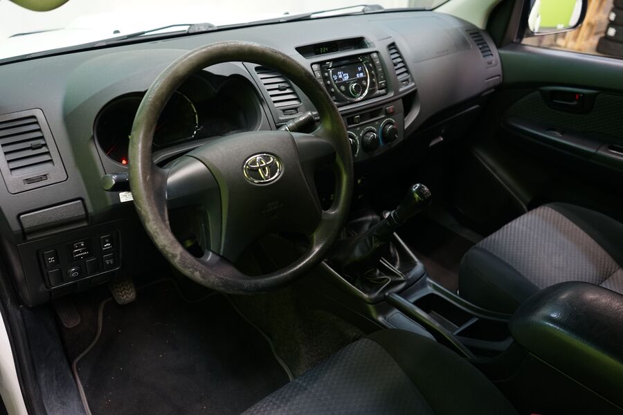 Toyota Hilux vaihtoauto