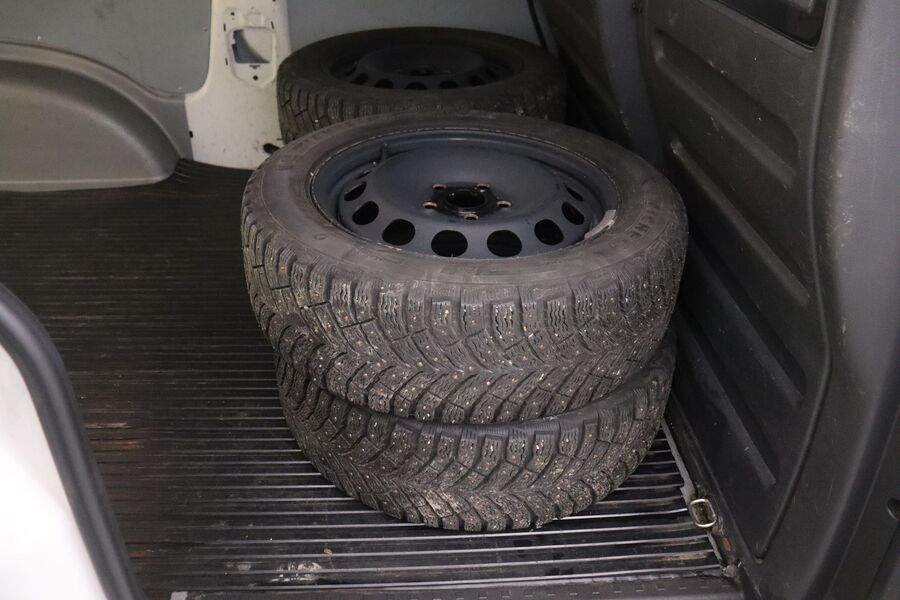 Volkswagen Caddy Maxi vaihtoauto