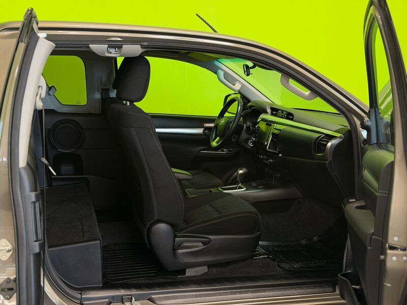 Toyota Hilux vaihtoauto